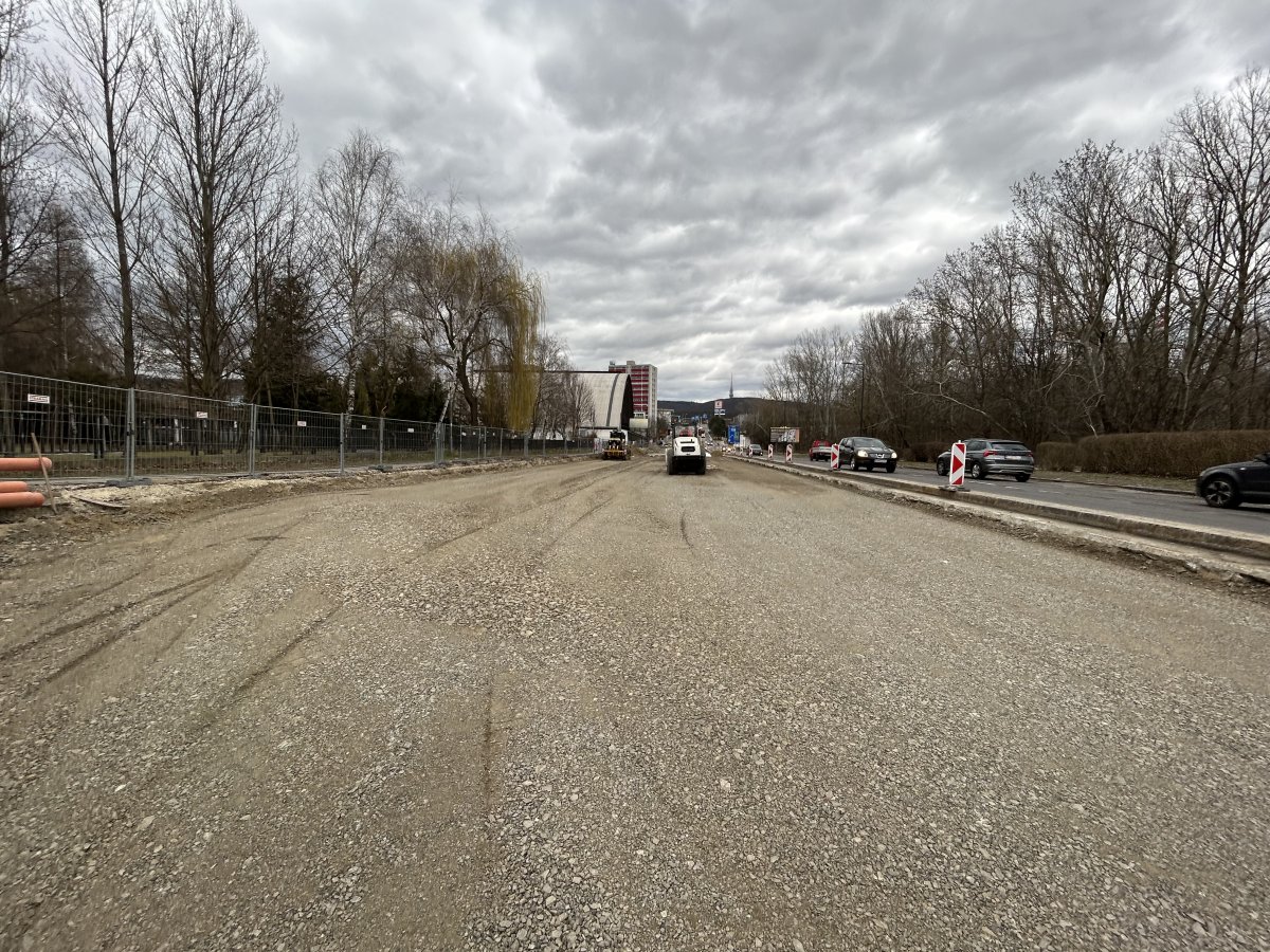 reconstruction-of-harmincova-street-extension-to-a-four-lane-road